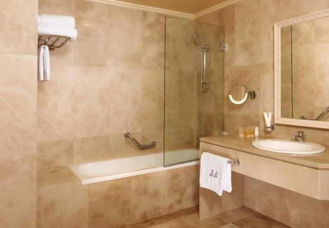 Imagen de la habitación del Hotel Alexandre. Foto 14