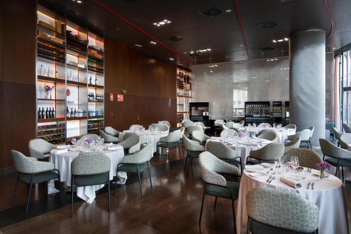 Imagen del bar/restaurante del Hotel Alexandre Fira Congress. Foto 4