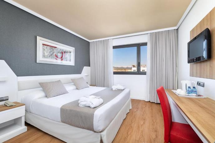 Imagen de la habitación del Hotel Alexandre Frontair Congress. Foto 11