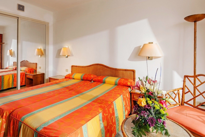 Imagen de la habitación del Hotel Alexandre Teguise Playa. Foto 6