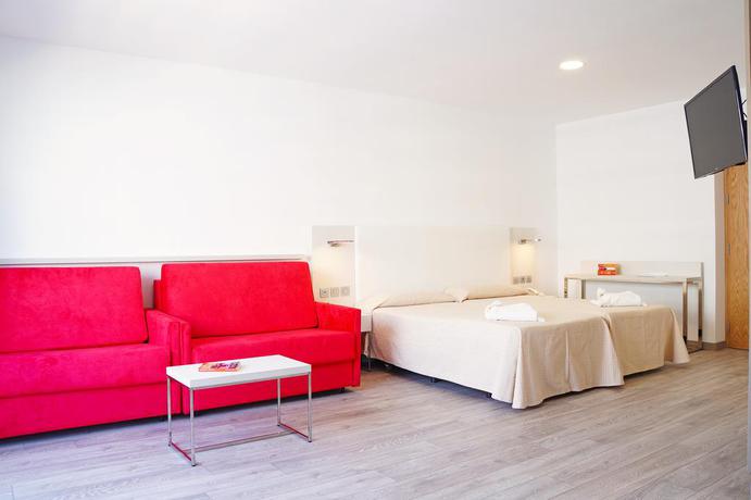 Imagen de la habitación del Hotel Alexandre Troya. Foto 8