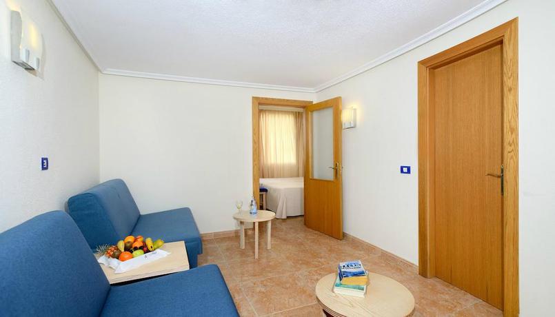 Imagen de la habitación del Hotel Alexandre Troya. Foto 10