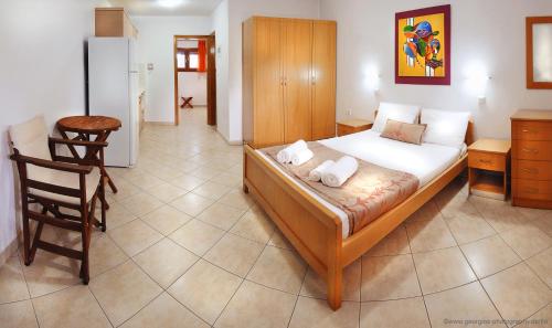 Imagen de la habitación del Hotel Alexandros Apartments, Vourvourou. Foto 9