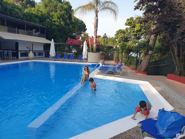 Imagen de la piscina del Hotel Alexandros, L&eacute;ucade. Foto 19