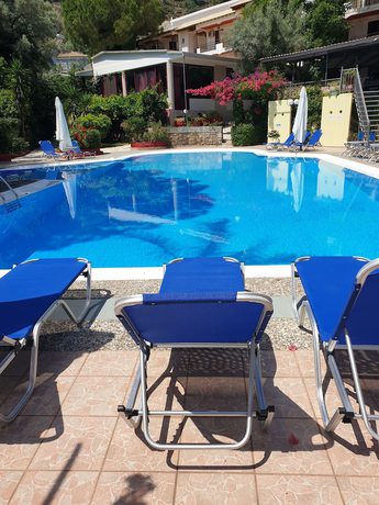 Imagen de la piscina del Hotel Alexandros, L&eacute;ucade. Foto 20