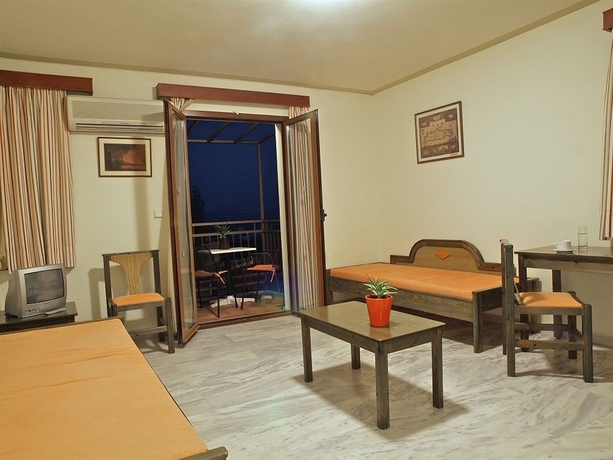 Imagen de los interiores del Hotel Alexandros M. Foto 10