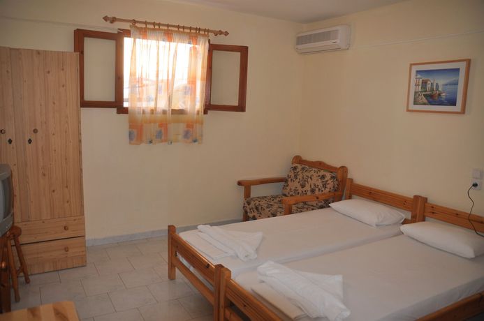 Imagen de la habitación del Hotel Alexatos Studios. Foto 4