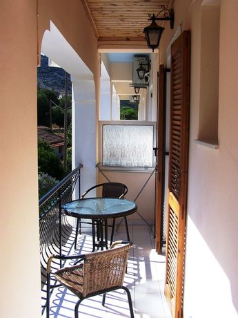 Imagen de la habitación del Hotel Alexatos Studios. Foto 8