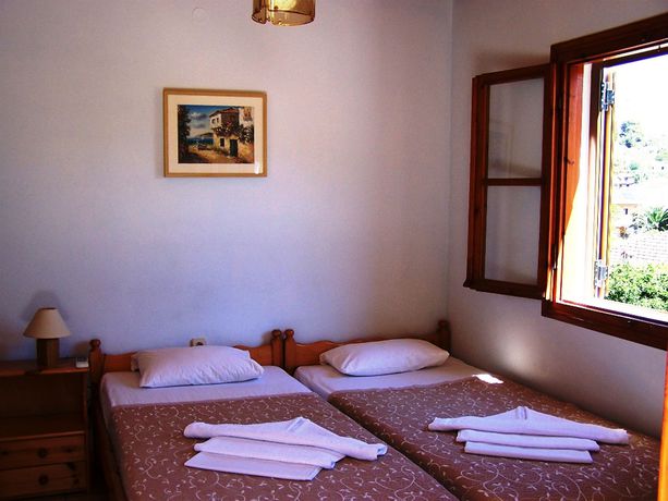 Imagen de la habitación del Hotel Alexatos Studios. Foto 10