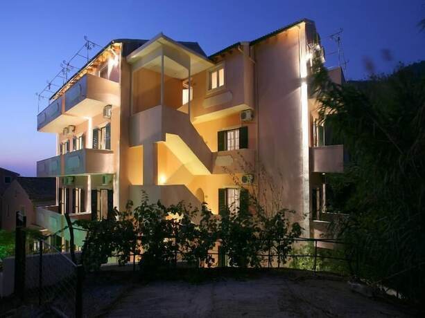 Imagen general del Hotel Alexis Apartments Benitses. Foto 10