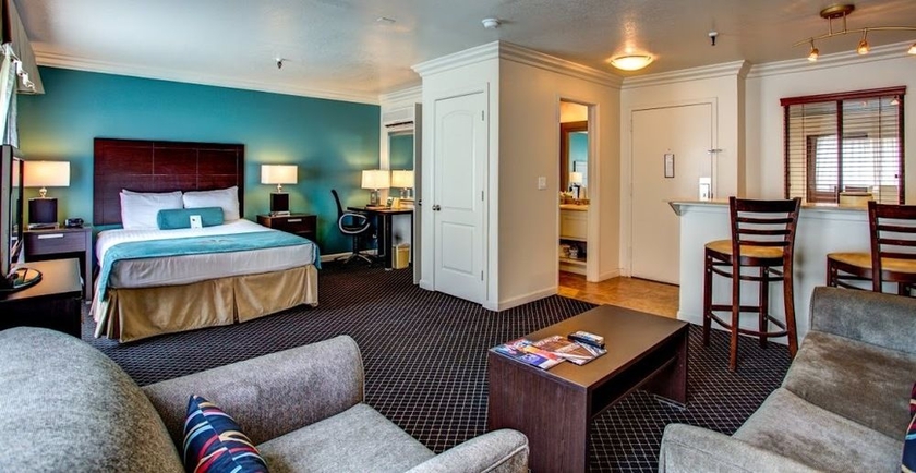 Imagen de la habitación del Hotel Alexis Park All Suite Resort. Foto 5