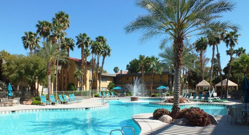 Imagen de la piscina del Hotel Alexis Park All Suite Resort. Foto 9