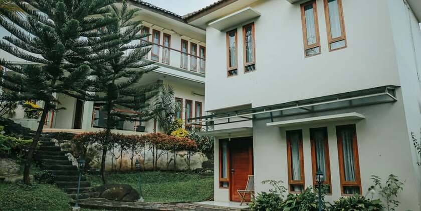 Imagen de la habitación del Hotel Aleyra and Villa Garut. Foto 13