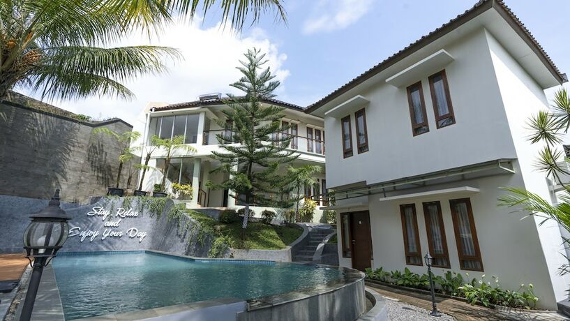 Imagen de la habitación del Hotel Aleyra and Villa Garut. Foto 16