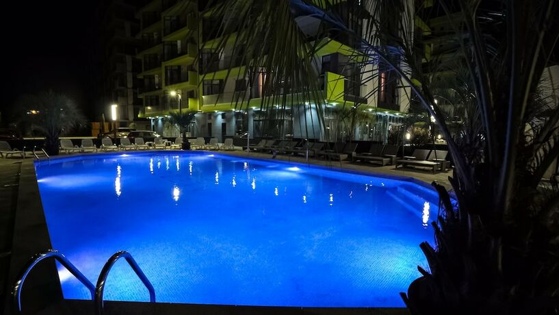 Imagen general del Hotel Alezzi Beach Resort. Foto 8