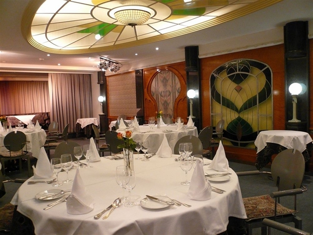 Imagen del bar/restaurante del Hotel Alfa, BIRSFELDEN-BASILEA. Foto 4