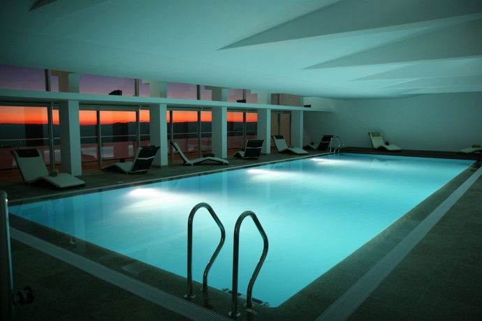 Imagen de la piscina del Hotel Alf&acirc;ndega da F&eacute; Hotel & SPA. Foto 10