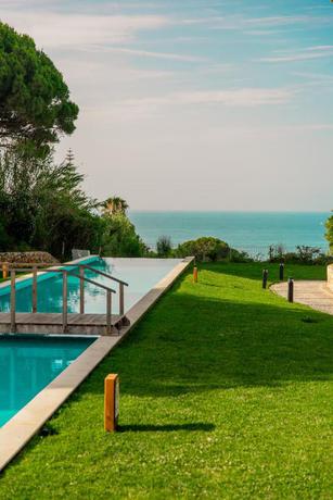 Imagen de la piscina del Hotel Alfagar Prestige. Foto 15
