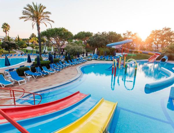 Imagen de la piscina del Hotel Alfagar Prestige. Foto 20