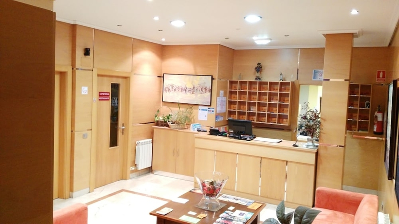 Imagen de los interiores del Hotel Alfageme. Foto 16