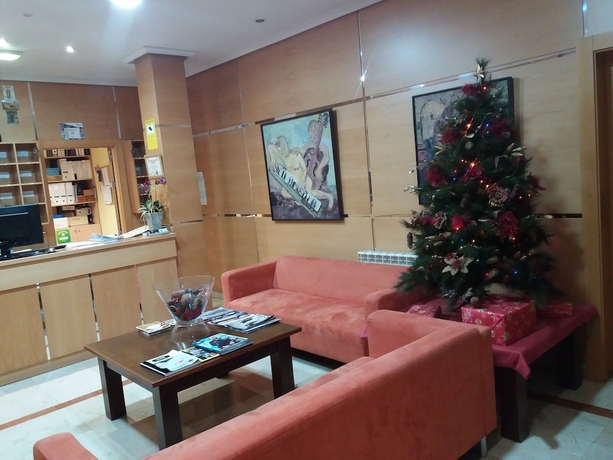 Imagen de los interiores del Hotel Alfageme. Foto 19