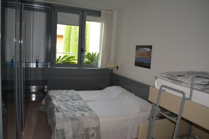 Imagen de la habitación del Hotel Alfieri, Sirmione. Foto 10