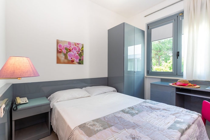 Imagen de la habitación del Hotel Alfieri, Sirmione. Foto 11