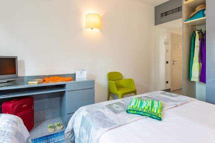 Imagen de la habitación del Hotel Alfieri, Sirmione. Foto 13