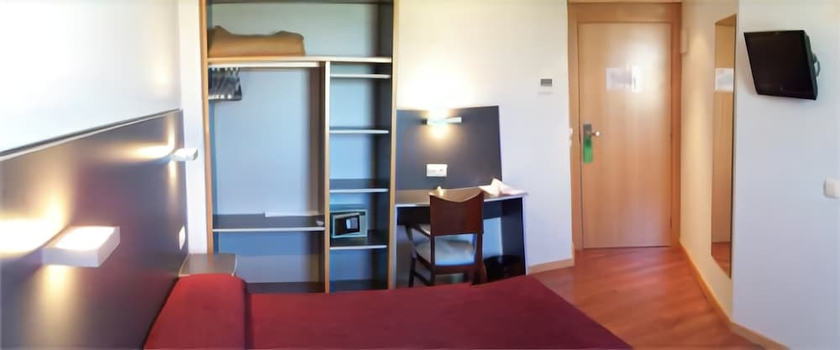 Imagen de la habitación del Hotel Alfinden. Foto 6