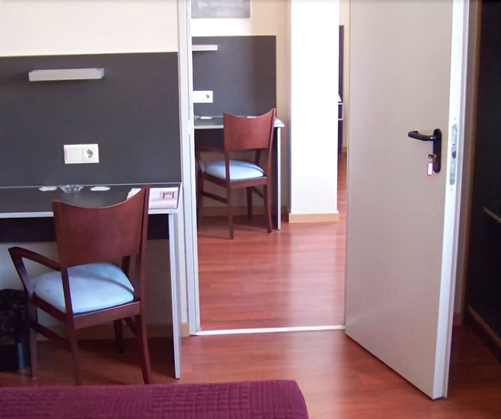 Imagen de la habitación del Hotel Alfinden. Foto 8