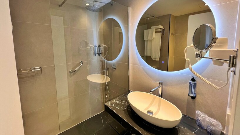 Imagen de la habitación del Hotel Alfons. Foto 15