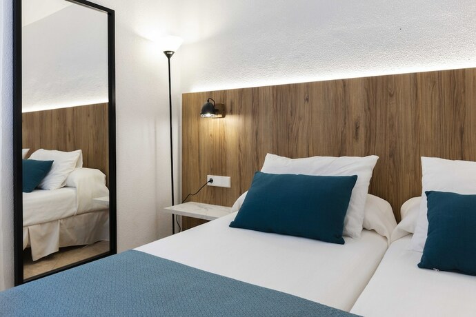 Imagen de la habitación del Hotel Alfons. Foto 19