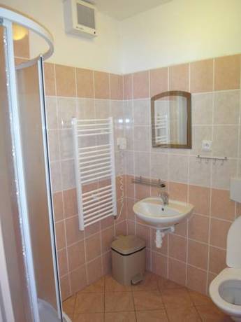 Imagen de la habitación del Hotel Alfonska. Foto 8