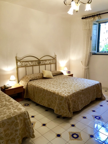 Imagen de la habitación del Hotel Alfonso A Mare. Foto 6