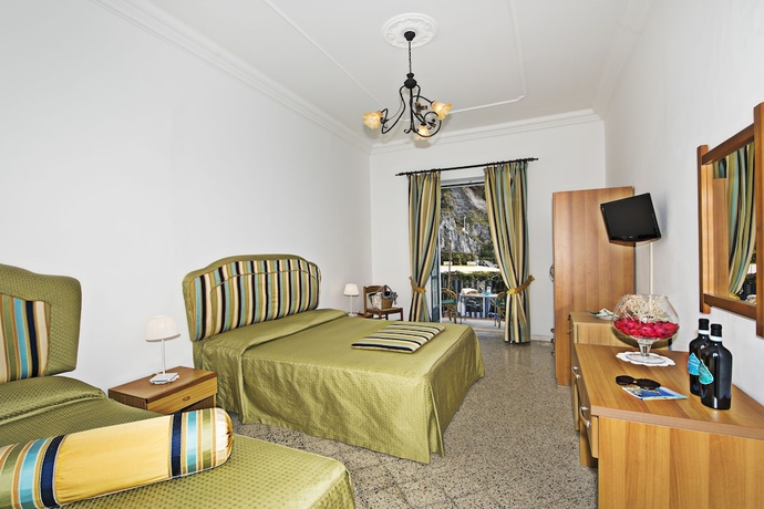 Imagen de la habitación del Hotel Alfonso A Mare. Foto 15