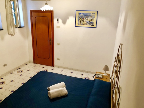 Imagen de la habitación del Hotel Alfonso A Mare. Foto 17