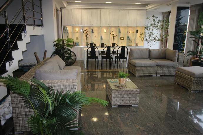 Imagen de los interiores del Hotel Alfonso I. Foto 11