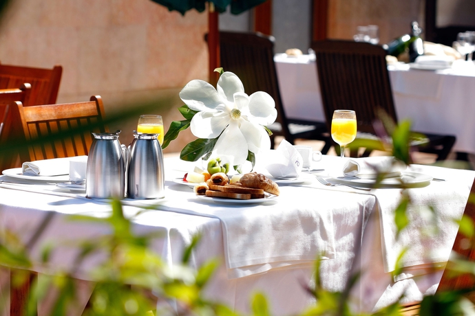 Imagen del bar/restaurante del Hotel Alfonso Ii. Foto 2