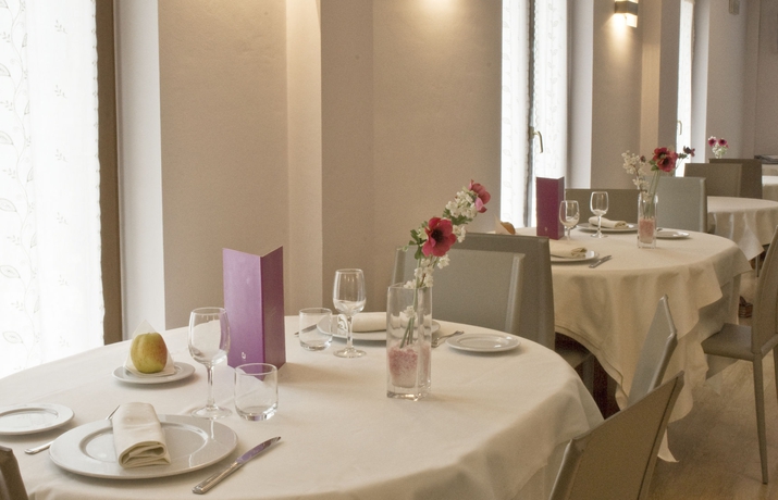 Imagen del bar/restaurante del Hotel Alfonso Ii. Foto 4