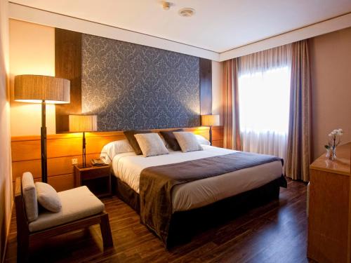 Imagen de la habitación del Hotel Alfonso Ix, Sarria. Foto 9