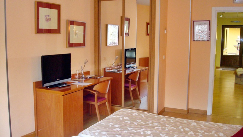Imagen de la habitación del Hotel Alfonso Viii, Cuenca. Foto 3