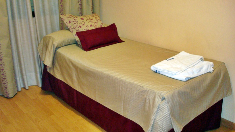 Imagen de la habitación del Hotel Alfonso Viii, Cuenca. Foto 16