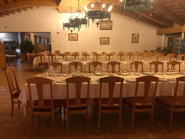 Imagen del bar/restaurante del Hotel Alfonso Viii, Santa Elena. Foto 4