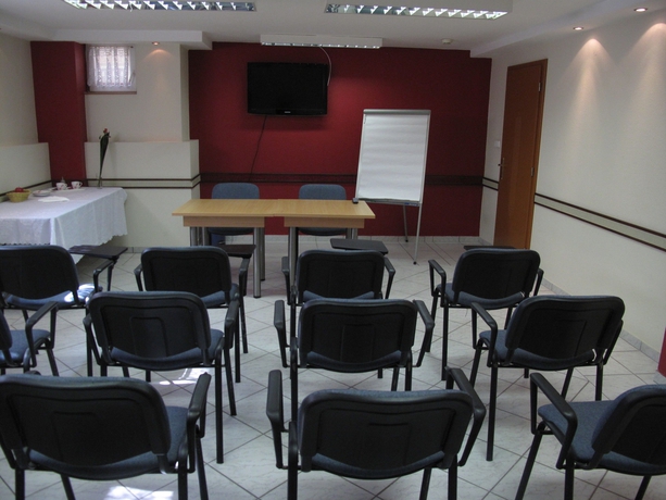 Imagen de los interiores del Hotel Alfr&eacute;d Panzi&oacute;. Foto 13