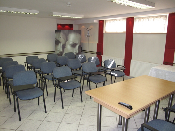 Imagen de los interiores del Hotel Alfr&eacute;d Panzi&oacute;. Foto 14