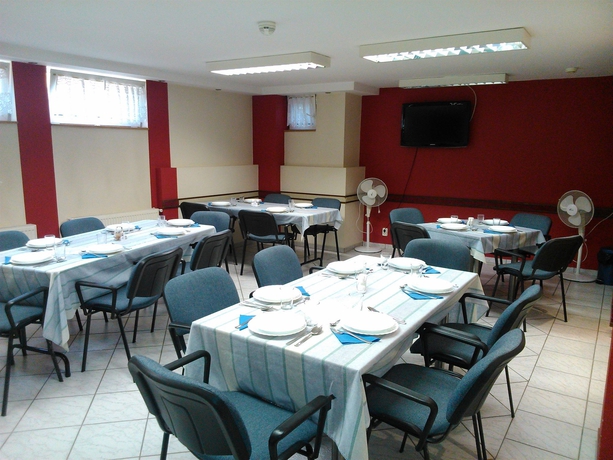 Imagen del bar/restaurante del Hotel Alfr&eacute;d Panzi&oacute;. Foto 3