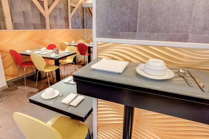 Imagen del bar/restaurante del Hotel Alfred Hotels Paris Gare du Nord. Foto 4