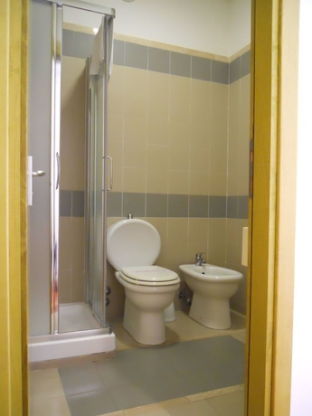 Imagen de la habitación del Hotel Alfredo. Foto 8