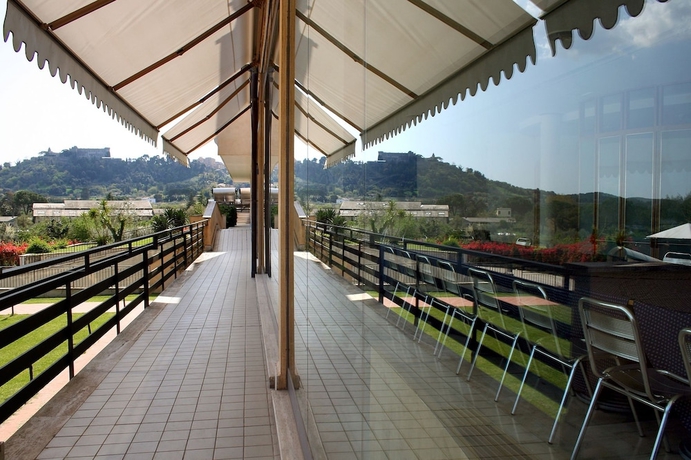 Imagen de los exteriores del Hotel Alfredo. Foto 9