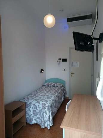 Imagen de la habitación del Hotel Alga, Bellaria-Igea Marina. Foto 11